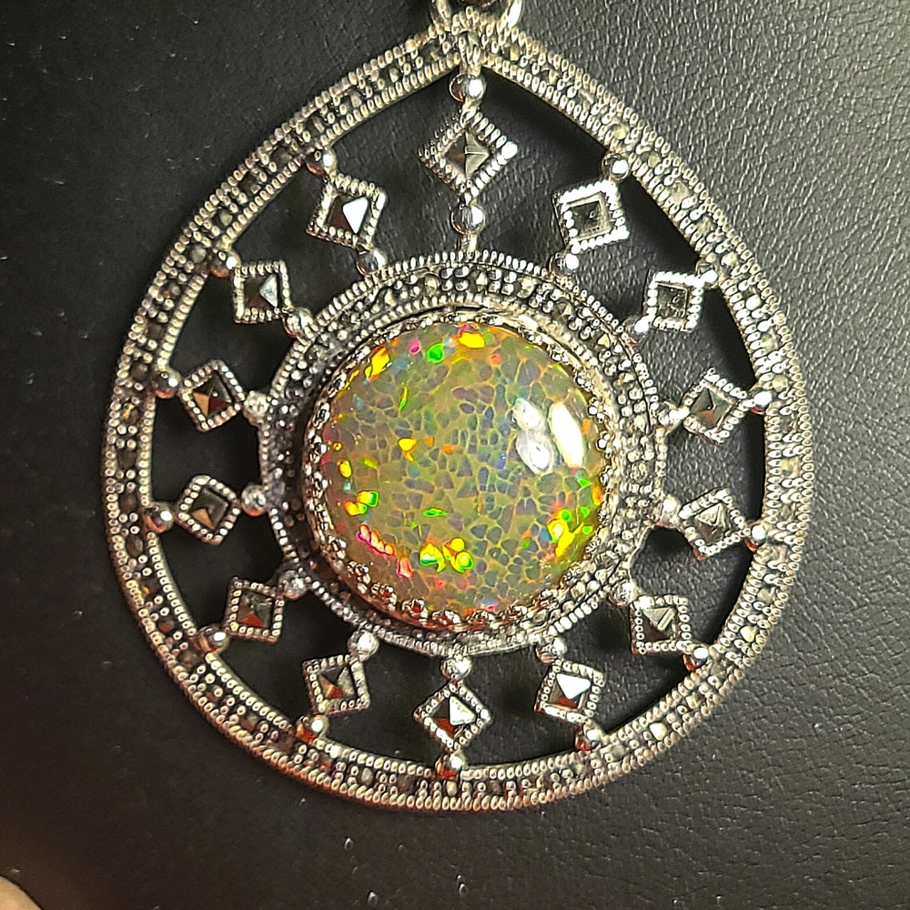 Breathtaking BLACK Opal (12C) honeycomb with marcasite set in SS 925